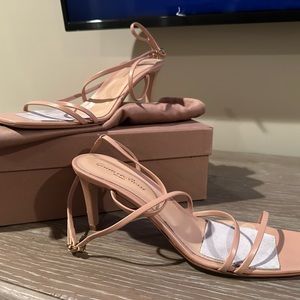 Gianvito Rossi
Nappa Peach ( Nude) Ankle-Strap Sandals sz40(European) Like New